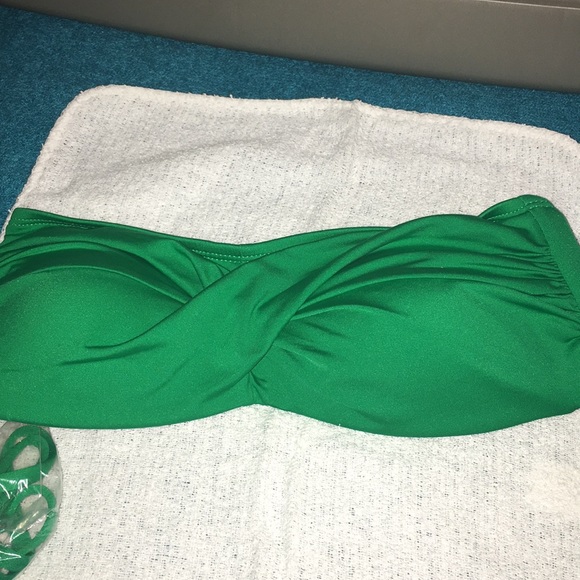 🌹Super cute bikini top -bottom NWT Gorgeous Green - Picture 2 of 5
